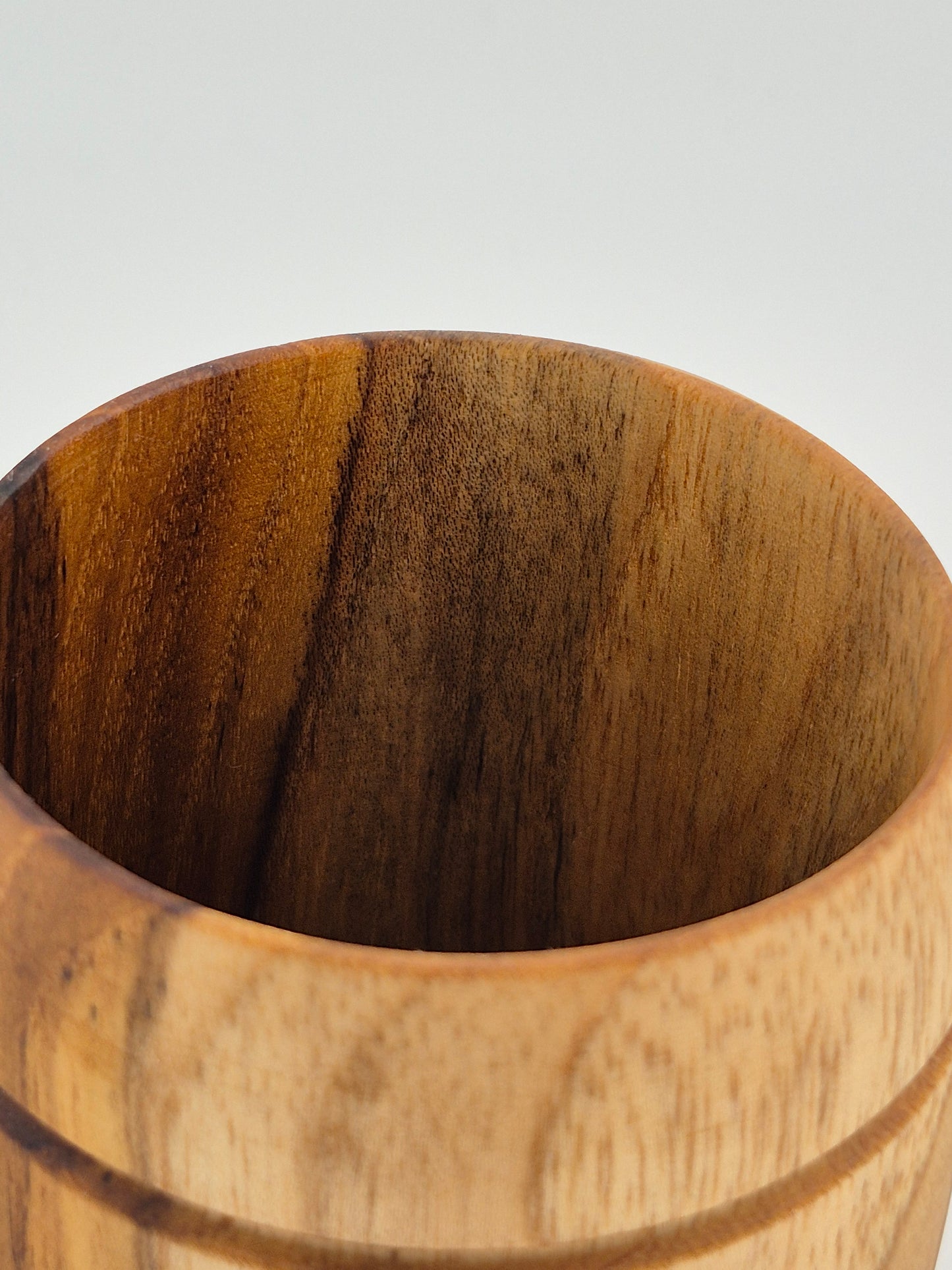 PARAS Barrel-Shaped Wooden Mug – Rustic Handcrafted Drinkware